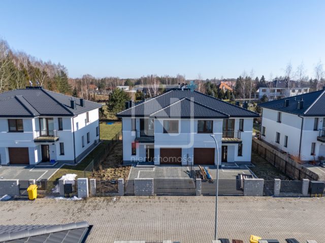 bliźniak, 5 pokoi Łazy. Zdjęcie 1