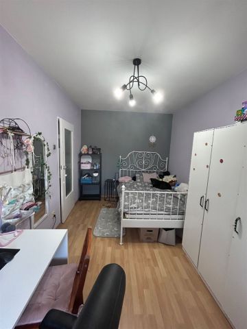 Mieszkanie 3-pokojowe Pabianice. Zdjęcie 4