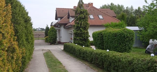 dworek, 6 pokoi Krobia Nad Szosą, ul. Wesoła. Zdjęcie 1