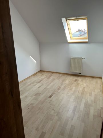 Mieszkanie 3-pokojowe Kraków Mydlniki, ul. prof. Stefana Myczkowskiego. Zdjęcie 1