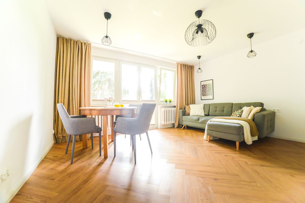 Mieszkanie 3-pokojowe Warszawa, ul. Orlego Lotu. Zdjęcie 1