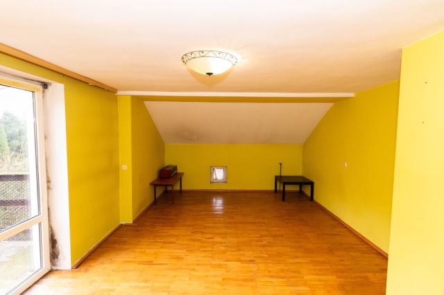 dom wolnostojący, 4 pokoje Ćmielów, ul. Zielona. Zdjęcie 10