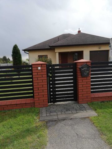 dom wolnostojący, 3 pokoje Ożarowice, ul. Przysieki. Zdjęcie 1