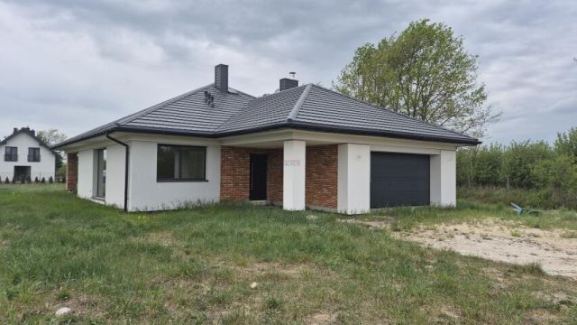 dom wolnostojący, 4 pokoje Góra Kalwaria. Zdjęcie 2