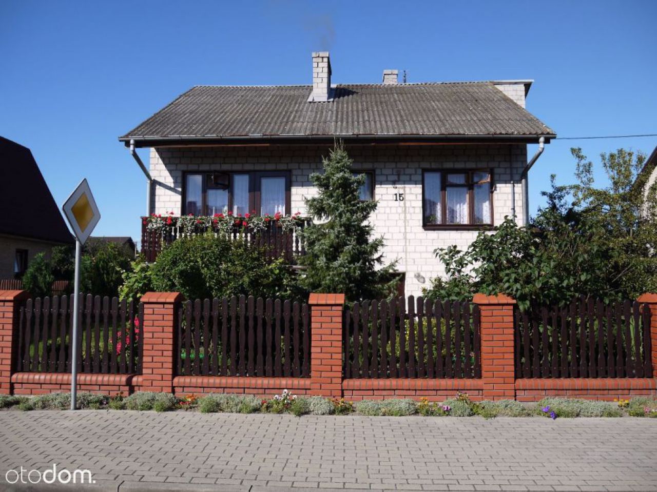 dom wolnostojący Złoczew, ul. Sportowa