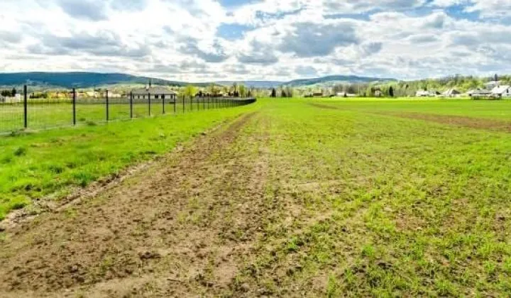 Działka inwestycyjna Sękowa