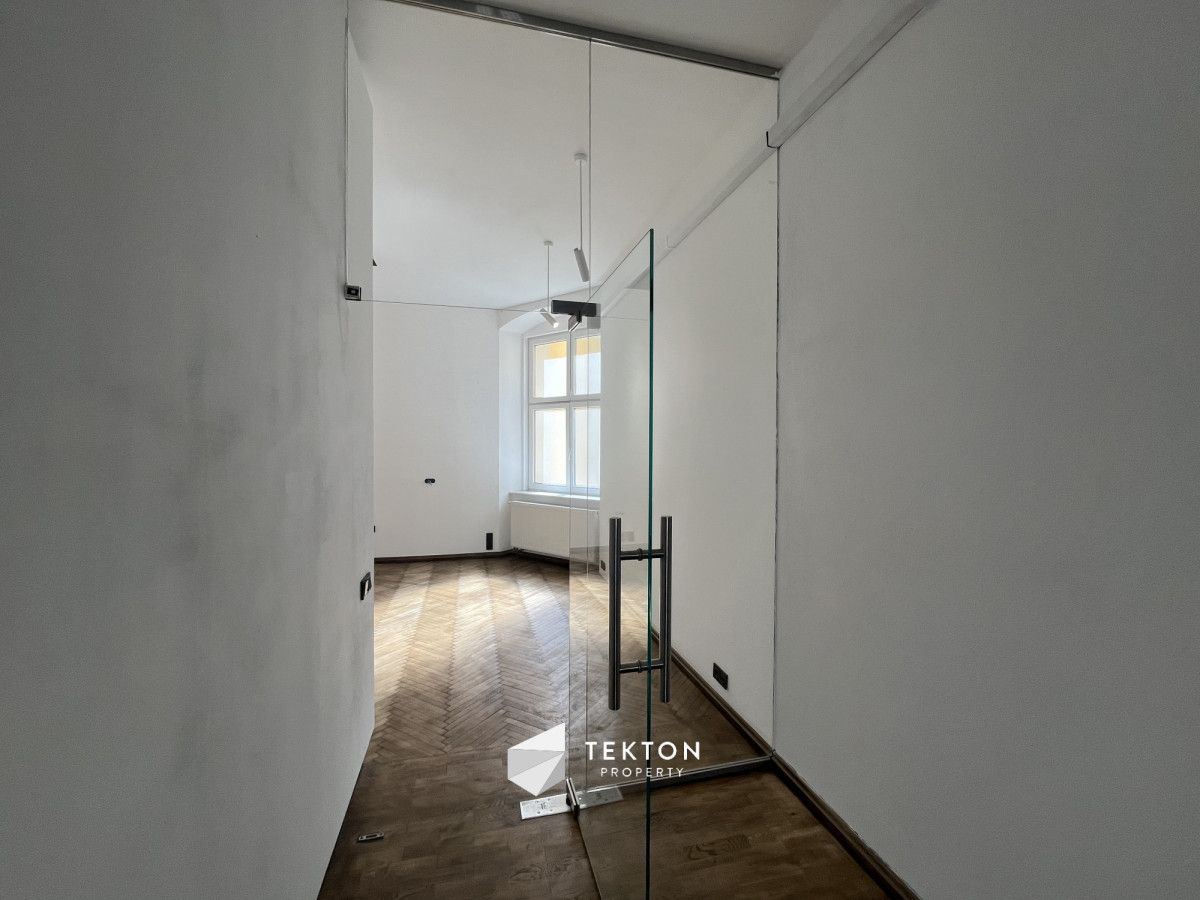 Mieszkanie 3-pokojowe Poznań Stare Miasto, ul. Franciszka Ratajczaka. Zdjęcie 2