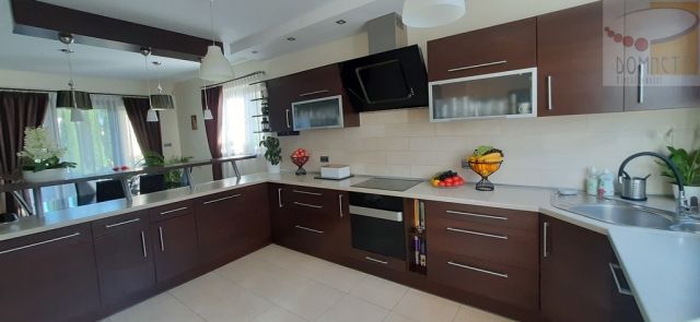 dom wolnostojący, 5 pokoi Brwinów. Zdjęcie 12