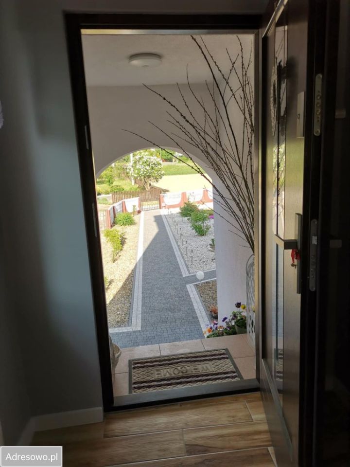 dom wolnostojący, 6 pokoi Niemysłowice. Zdjęcie 2