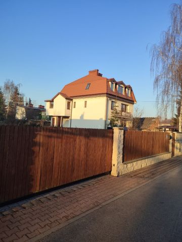 dom wolnostojący, 8 pokoi Łomianki, ul. Gościńcowa. Zdjęcie 1