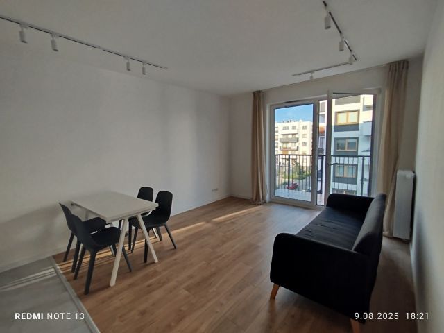 Mieszkanie 3-pokojowe Warszawa Włochy, ul. Łopuszańska. Zdjęcie 1