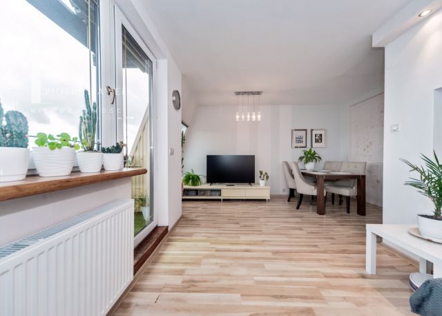 Mieszkanie 3-pokojowe Bielsko-Biała, ul. Konstantego Ildefonsa Gałczyńskiego. Zdjęcie 2