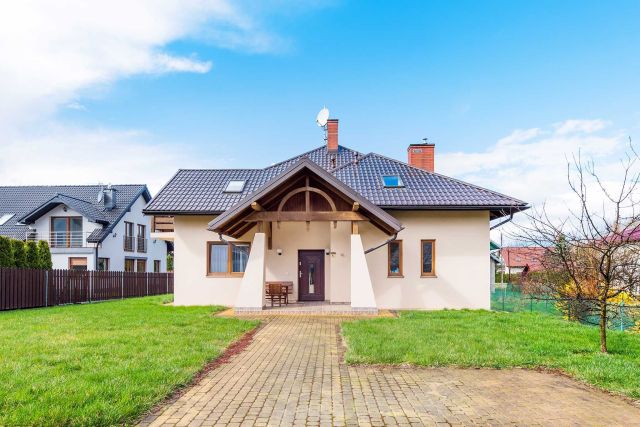 dom wolnostojący, 6 pokoi Nowy Sącz, ul. Sportowa. Zdjęcie 1