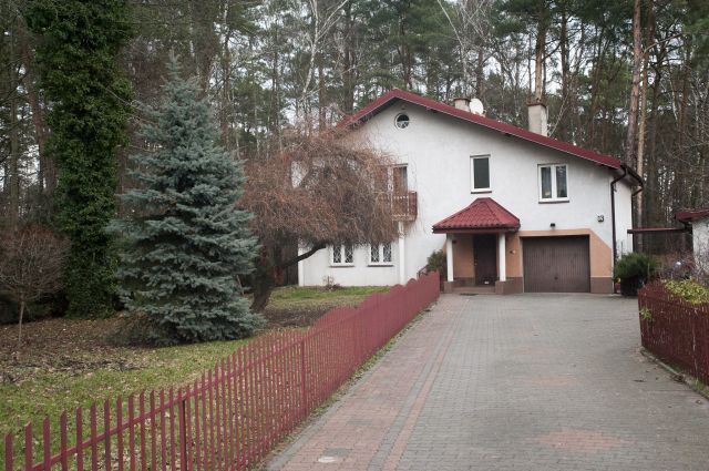 dom wolnostojący, 5 pokoi Międzyborów, ul. Partyzantów. Zdjęcie 1