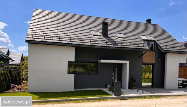 dom wolnostojący, 6 pokoi Modlnica. Zdjęcie 1