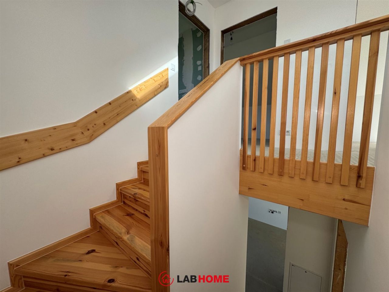 dom wolnostojący, 5 pokoi Cisiec, ul. Trakt Cesarski. Zdjęcie 12