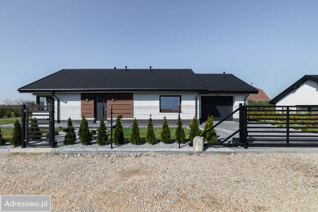 dom wolnostojący, 4 pokoje Tomaszowice-Kolonia. Zdjęcie 1