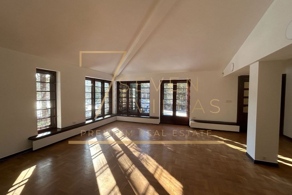 dom wolnostojący, 9 pokoi Komorów. Zdjęcie 3