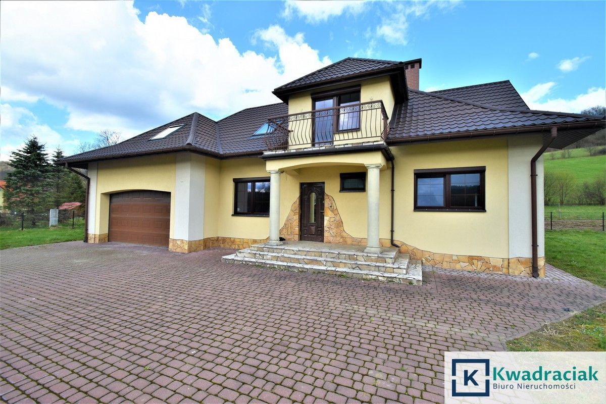 dom wolnostojący, 4 pokoje Tyrawa Wołoska. Zdjęcie 1