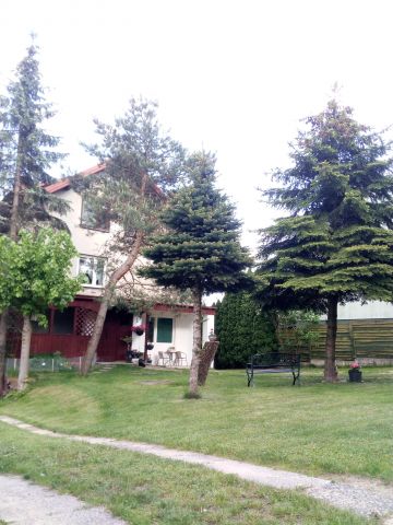 dom wolnostojący, 5 pokoi Kielce Zalesie, ul. Zalesie. Zdjęcie 1