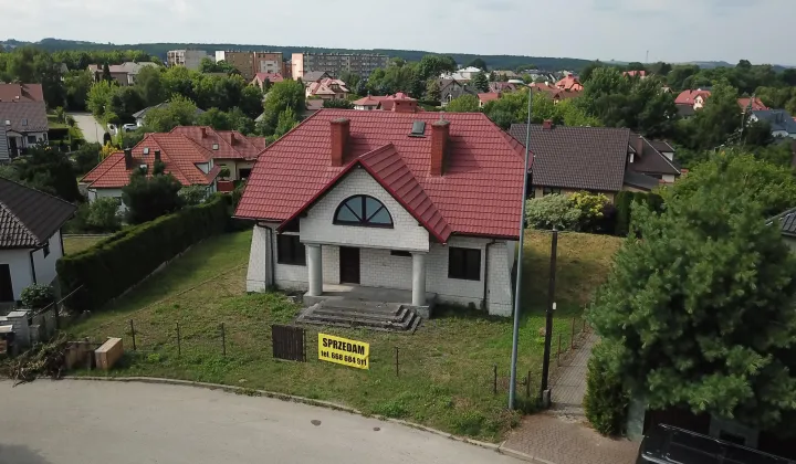 dom wolnostojący, 5 pokoi Wolbrom, ul. Lipowa