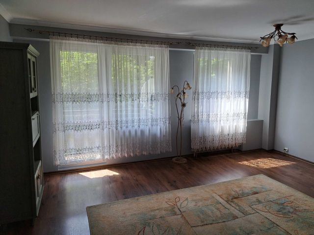 Mieszkanie 3-pokojowe Czechowice-Dziedzice, ul. Bestwińska. Zdjęcie 1