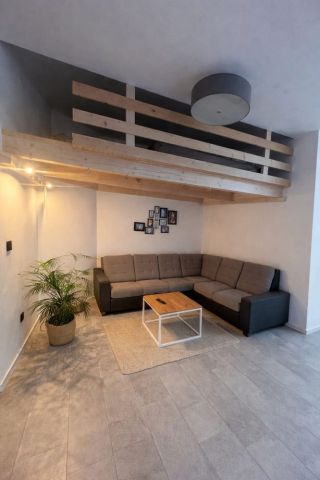 Mieszkanie 3-pokojowe Głogówek. Zdjęcie 1