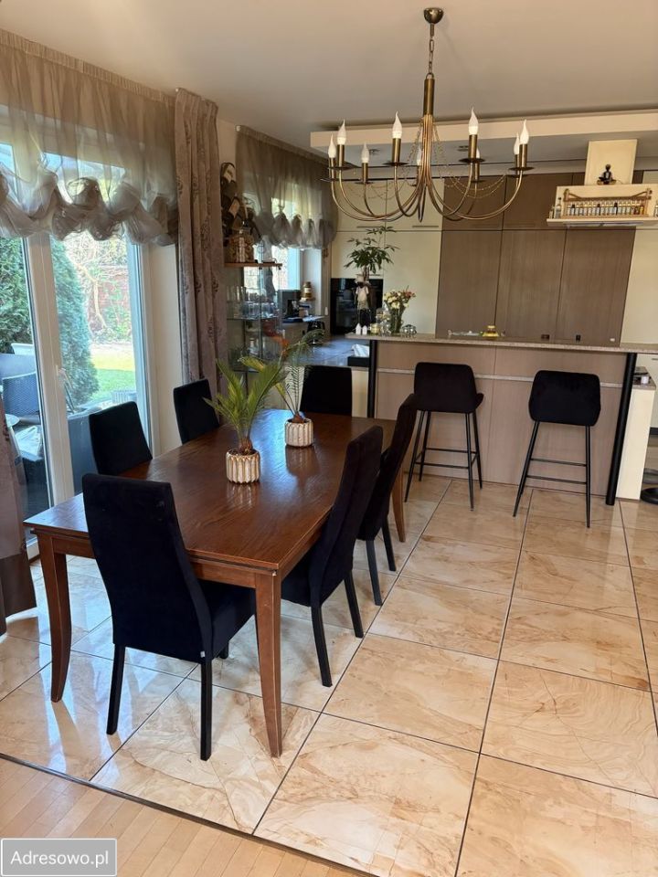 dom wolnostojący, 6 pokoi Łomianki. Zdjęcie 14