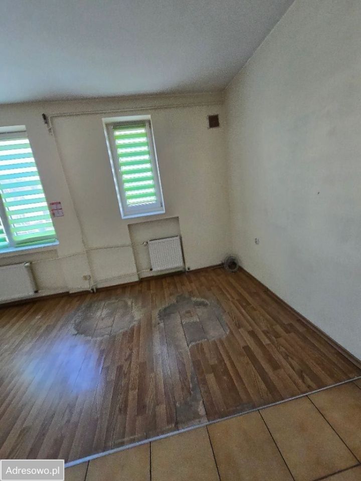 Hala/magazyn Lisi Ogon. Zdjęcie 16