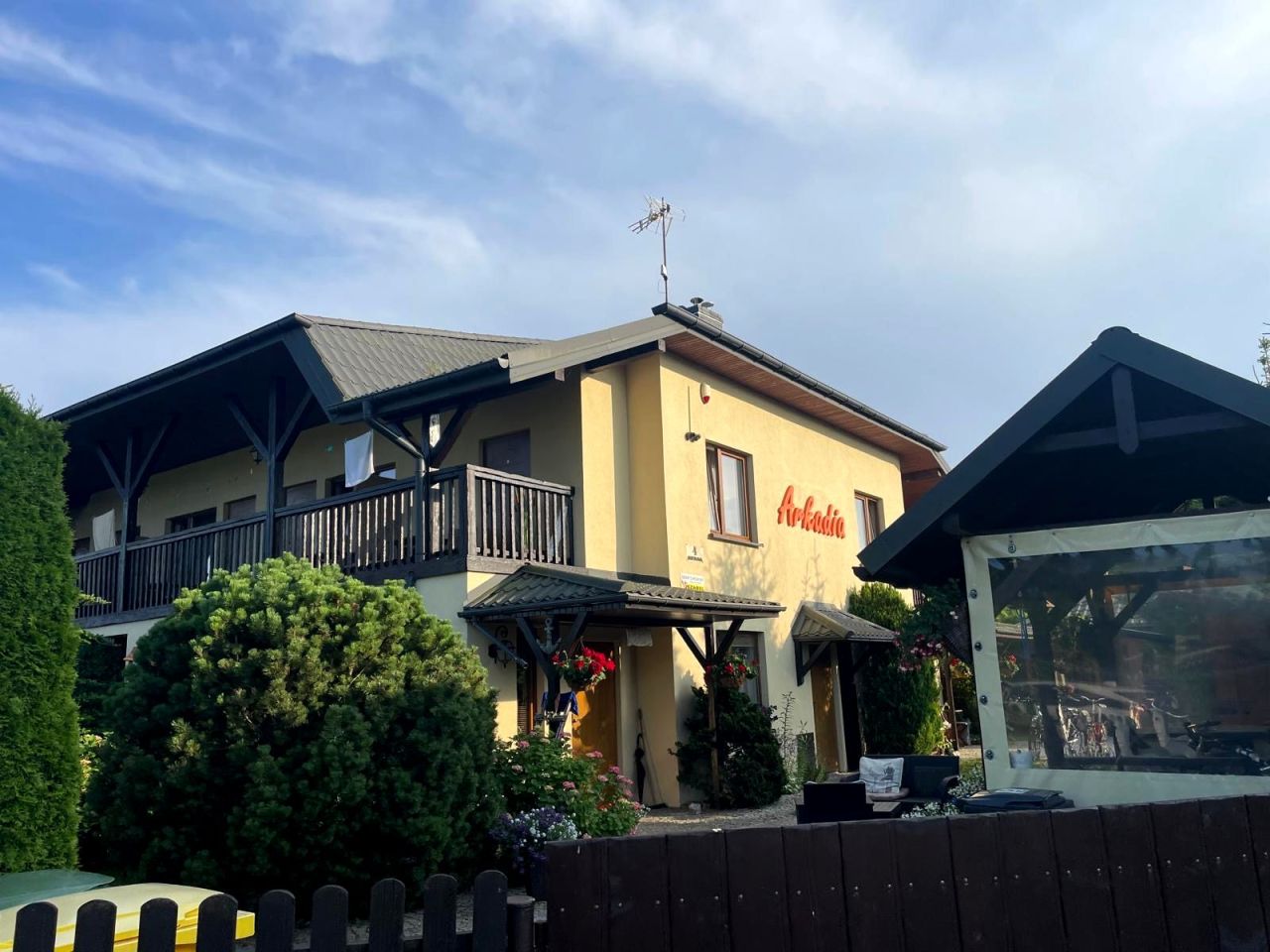 dom wolnostojący, 14 pokoi Dąbki, ul. Osiedlowa