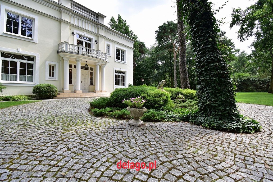 dom wolnostojący, 8 pokoi Konstancin-Jeziorna, ul. Niecała