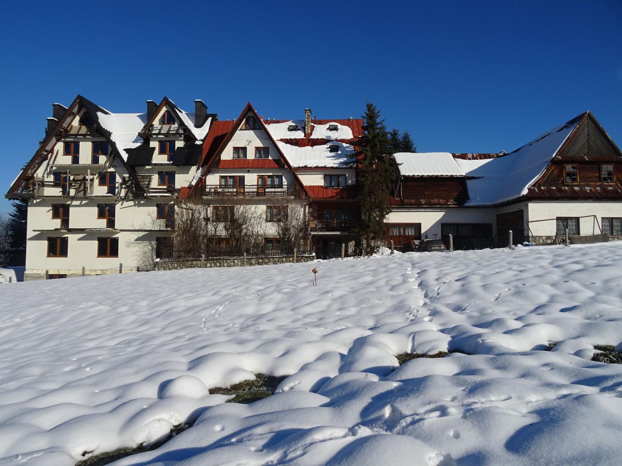 dom wolnostojący, 20 pokoi Poronin, ul. Za Torem. Zdjęcie 2