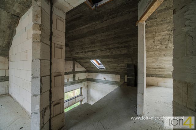 dom wolnostojący, 5 pokoi Burzyn. Zdjęcie 10