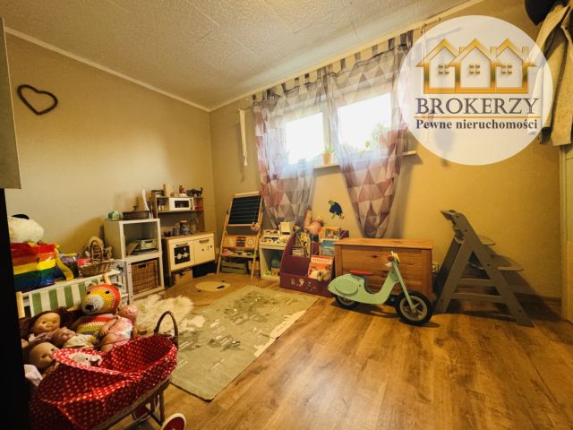 dom szeregowy, 2 pokoje Uradz. Zdjęcie 7