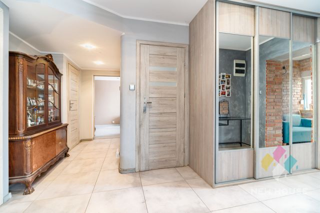 dom wolnostojący, 10 pokoi Jelonki. Zdjęcie 14