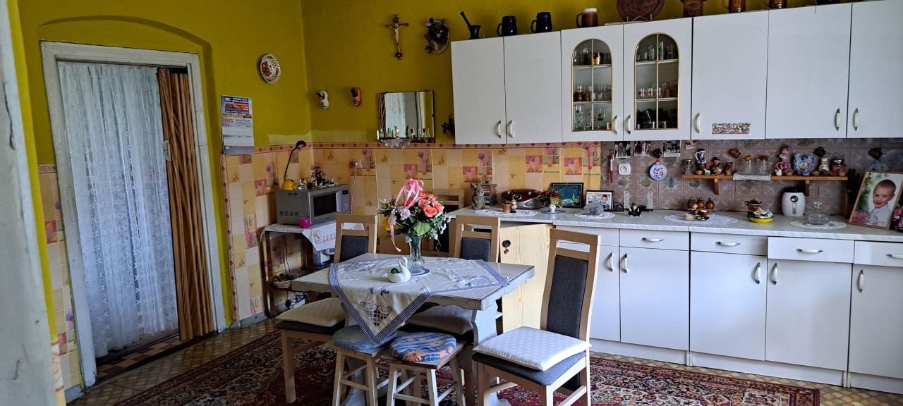 dom wolnostojący, 6 pokoi Odrowąż, ul. Wiejska. Zdjęcie 3