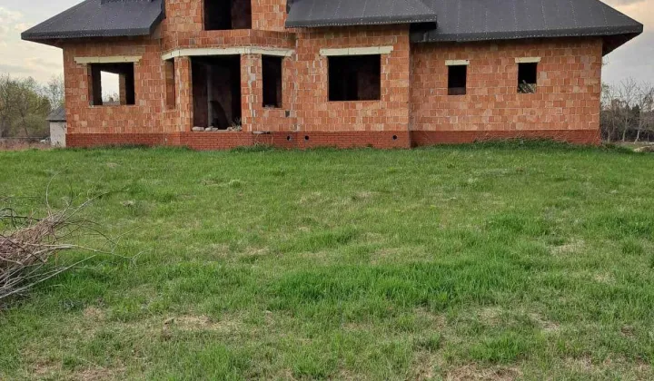 dom wolnostojący Łomianki