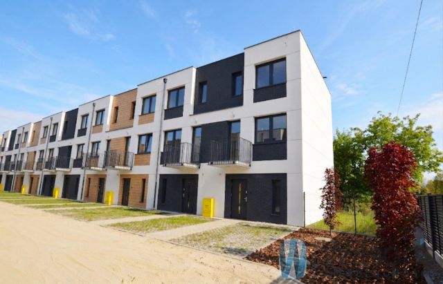 dom szeregowy, 4 pokoje Nowy Dwór Mazowiecki, ul. Bohaterów Modlina. Zdjęcie 2