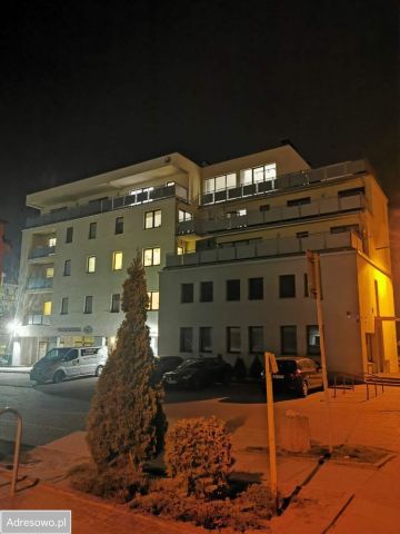 Mieszkanie 3-pokojowe Reda Centrum, ul. Hieronima Derdowskiego. Zdjęcie 1