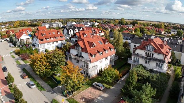 Mieszkanie 4-pokojowe Iwiny, ul. Miodowa. Zdjęcie 1