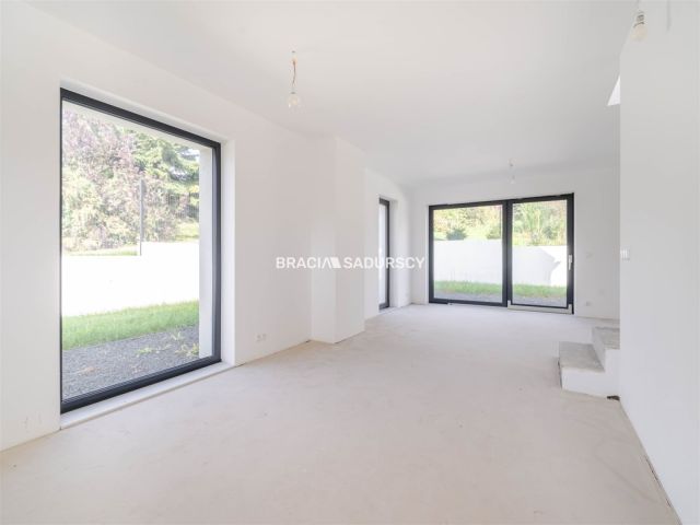 dom wolnostojący, 4 pokoje Koźmice Małe. Zdjęcie 5