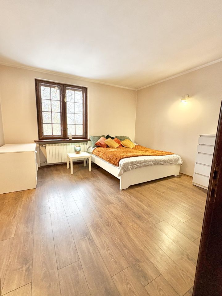 dworek, 11 pokoi Milanówek, ul. Kwiatowa. Zdjęcie 50