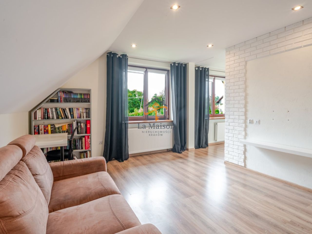 dom wolnostojący, 6 pokoi Rączna. Zdjęcie 16