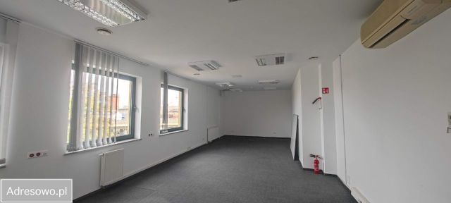 Biuro Wrocław Fabryczna, ul. Aleksandra Ostrowskiego. Zdjęcie 1