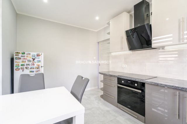 dom wolnostojący, 9 pokoi Kraków Zwierzyniec. Zdjęcie 8