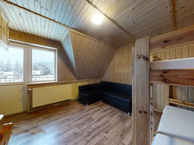 dom wolnostojący, 9 pokoi Małe Ciche. Zdjęcie 12