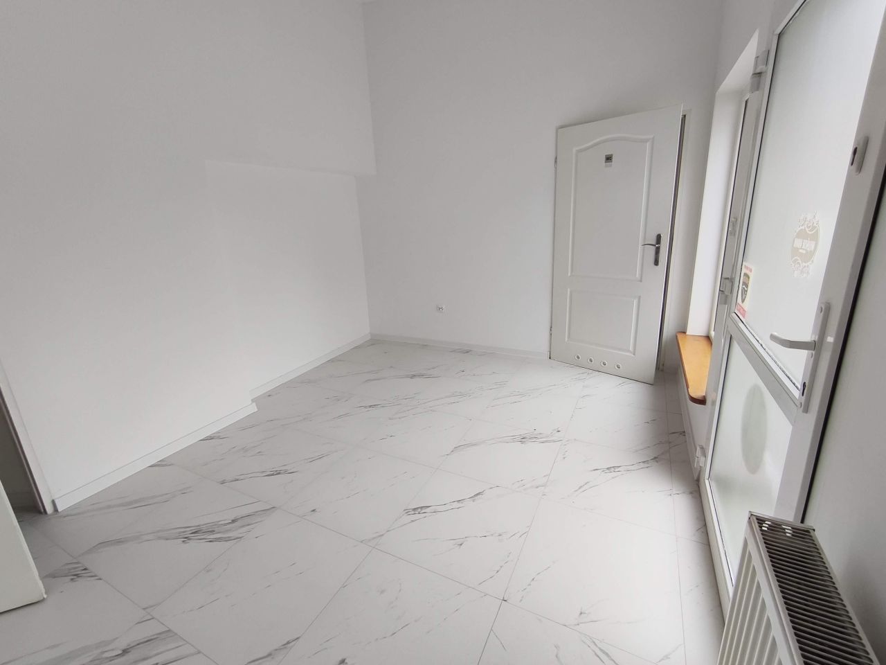 Lokal Oborniki Śląskie Centrum, ul. Marii Skłodowskiej-Curie. Zdjęcie 3