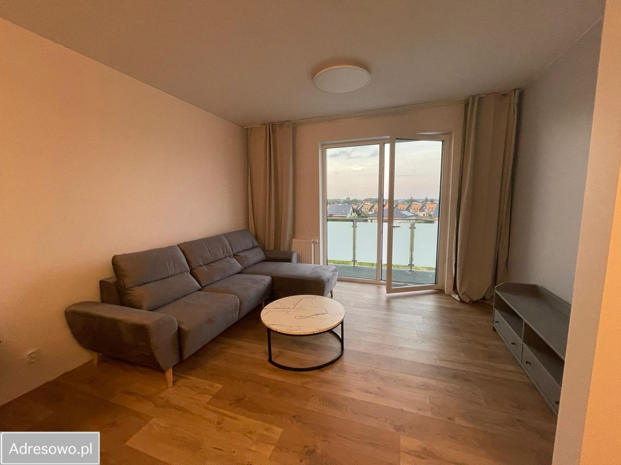 Mieszkanie 2-pokojowe Ostrów Wielkopolski, ul. Szmaragdowa. Zdjęcie 1