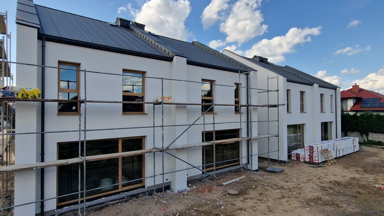 bliźniak, 5 pokoi Stróża, ul. Morelowa