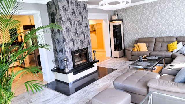 dom wolnostojący, 5 pokoi Ustroń Centrum, ul. Jana Wantuły. Zdjęcie 1